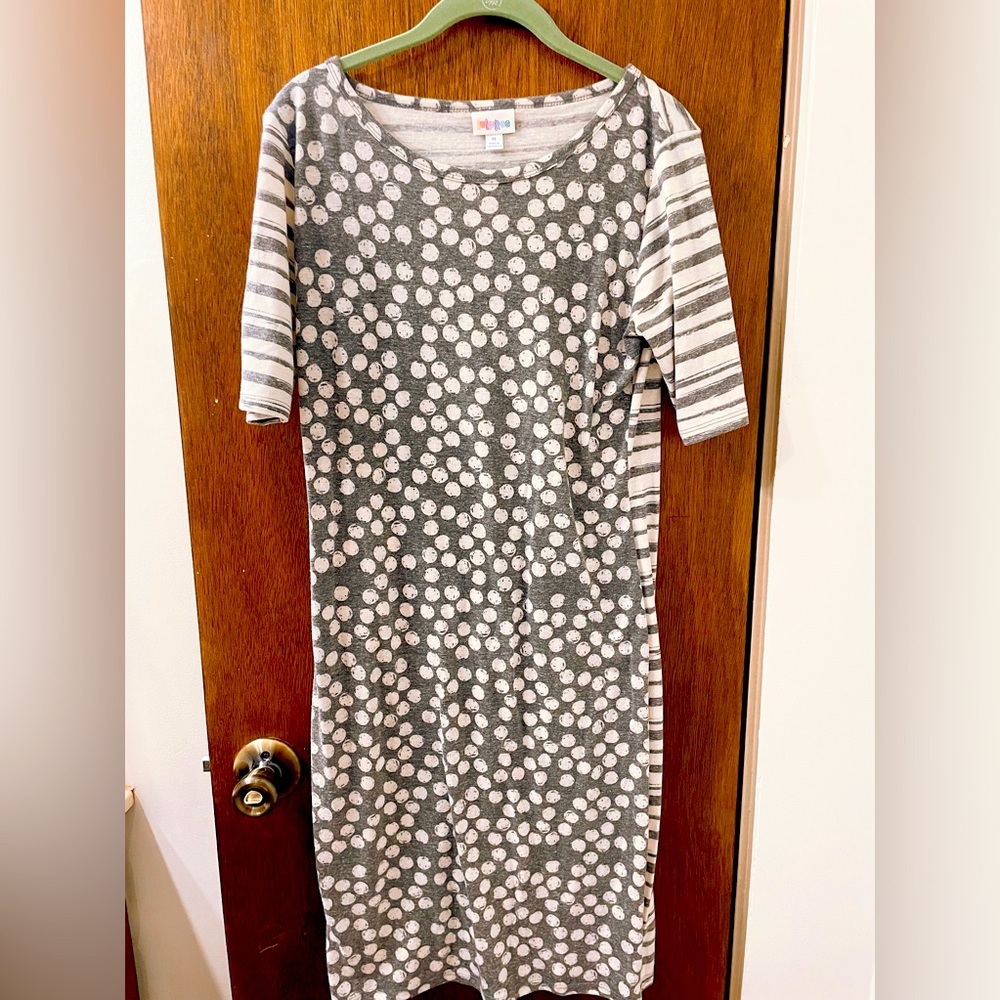 LuLaRoe Julia Dress, Gray & Cream, Size Medium, Soft, Comfy, Excellent NWOT